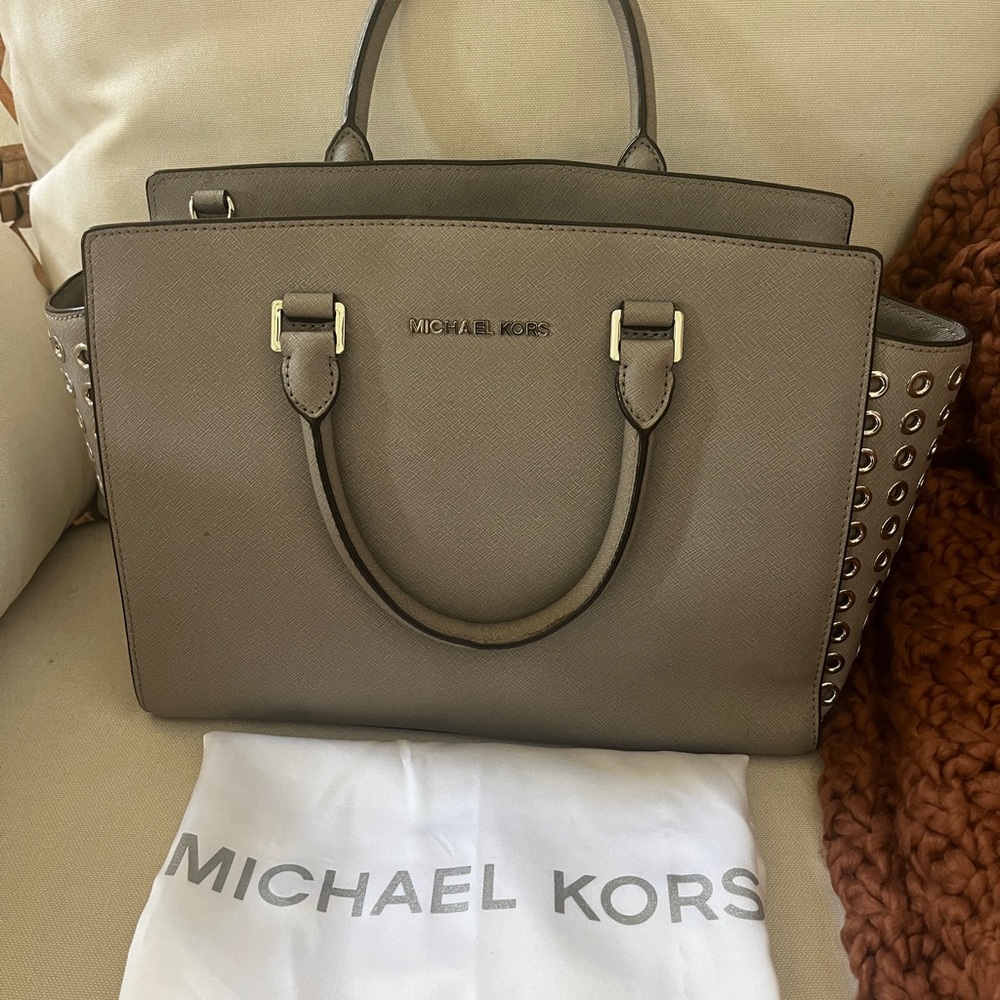 Michael Kors Grommet Handbag w/Dustbag